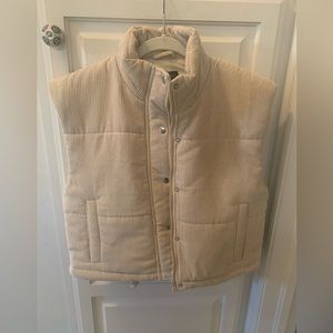 Vest NWT
